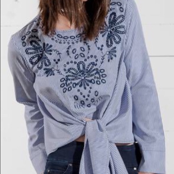 GO FISH EMBROIDERED TIE FRONT BLOUSE - Picture 3 of 8